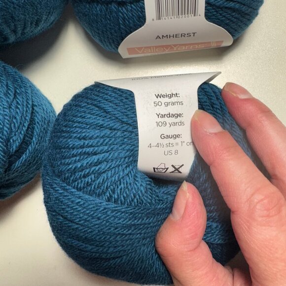 6 Skeins Valley Yarns Amherst 100% Merino Wool #901 - Picture 4 of 5